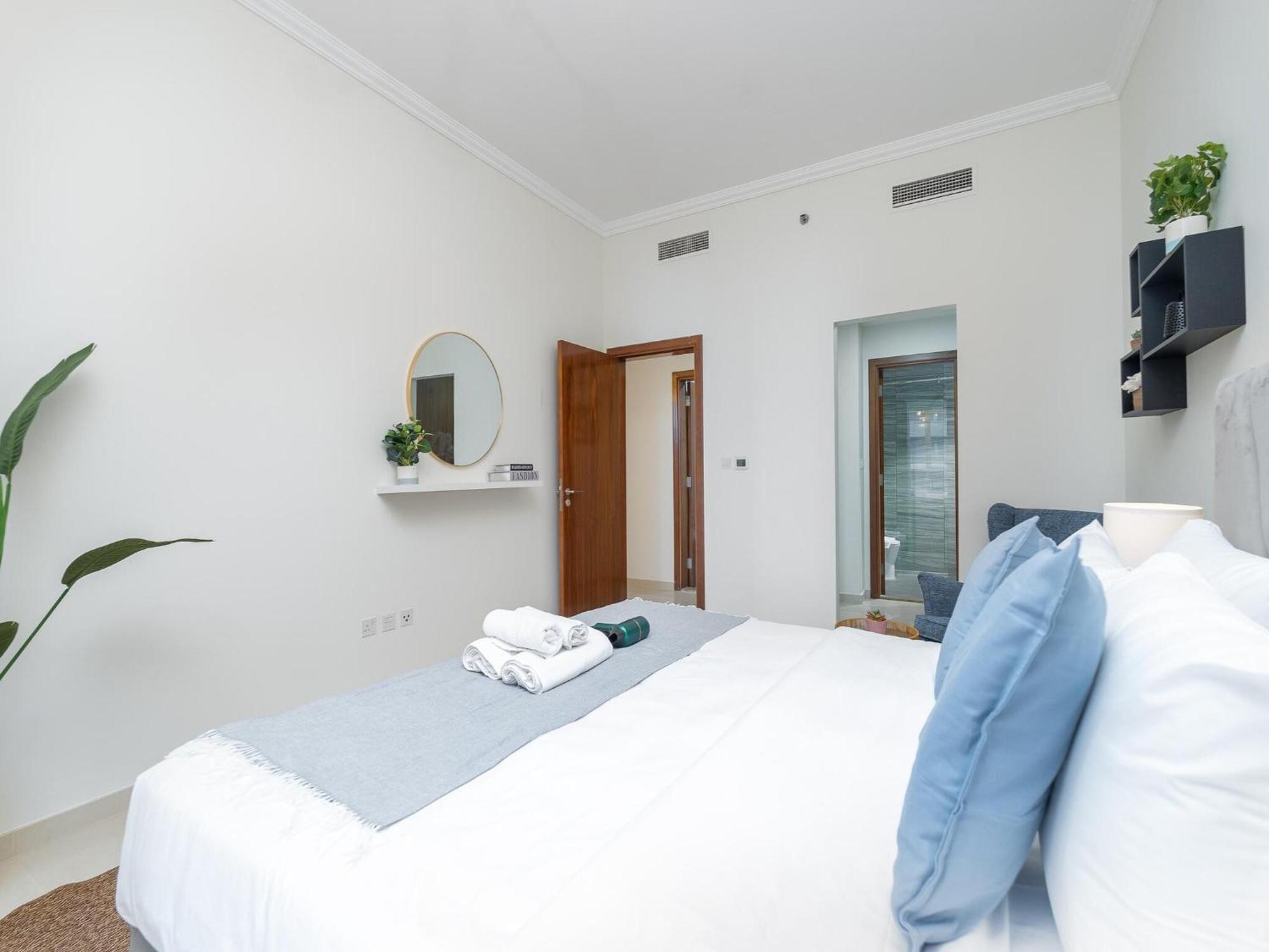 Luxe Apartments Near Dubai Mall Burj Khalifa Pool Gym Parking Exterior foto